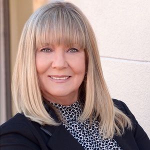 Meet your Posher, Suzanne